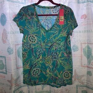 NWT Lilly Pulitzer Etta V-Neck Shirt in Bermuda Blue Turtle Szn